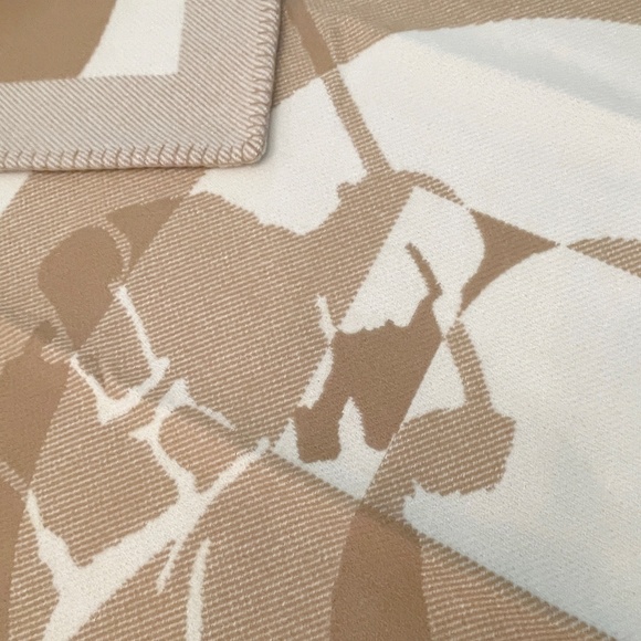 Ralph Lauren Stadium Jacquard Throw Blanket 54x72 Camel Tan Beige Soft - Picture 3 of 9